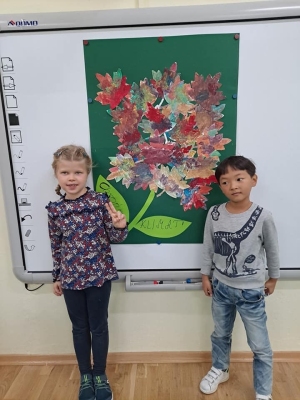 Dzieci wspólnie stworzyły „Mini kwiat ochrony klimatu”, w którym zaproponowały co mogą zrobić, aby wspierać środowisko i przeciwdziałać zmianom klimatycznym.
